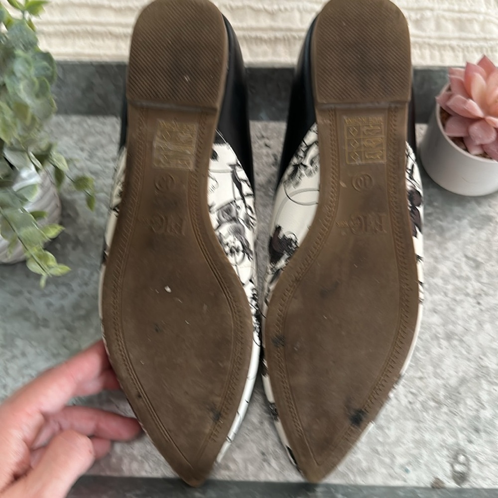 FFC NY Black and White Floral Women's Flats - fits as a size 9 (shoe says 10) - Picture 10 of 10